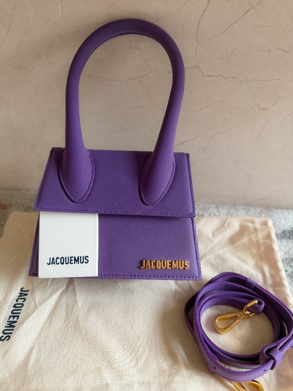 Viral Jacquemus The medium chiquito signature handbag . Brand new.